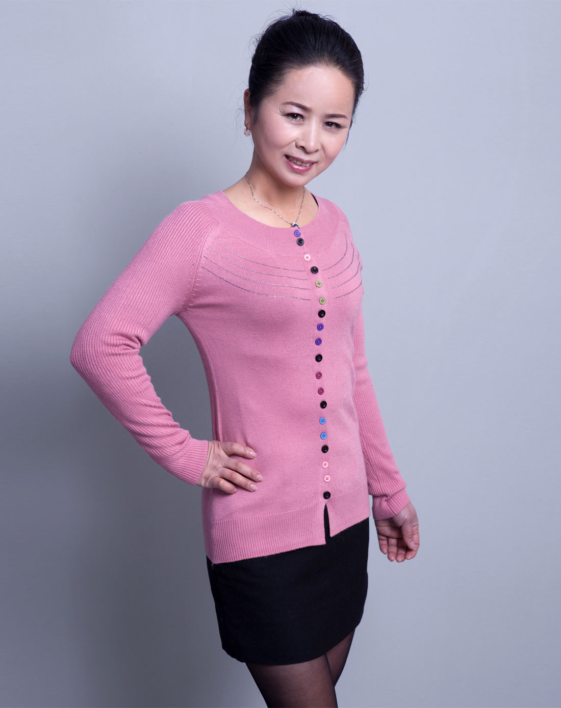 宝黛丽bodily深粉红色圆领装饰纽扣长袖针织衫9136-07_唯品会