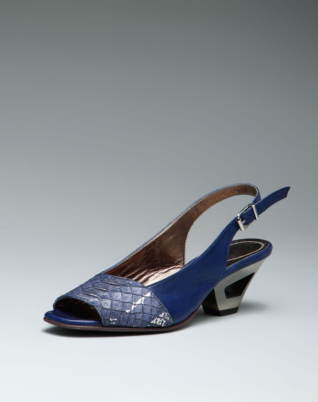 帕翠亚patricia皮具专场女款复古风情羊皮/牛皮凉鞋蓝色