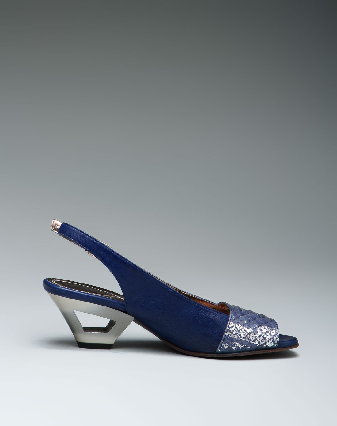 帕翠亚patricia皮具专场女款复古风情羊皮/牛皮凉鞋蓝色