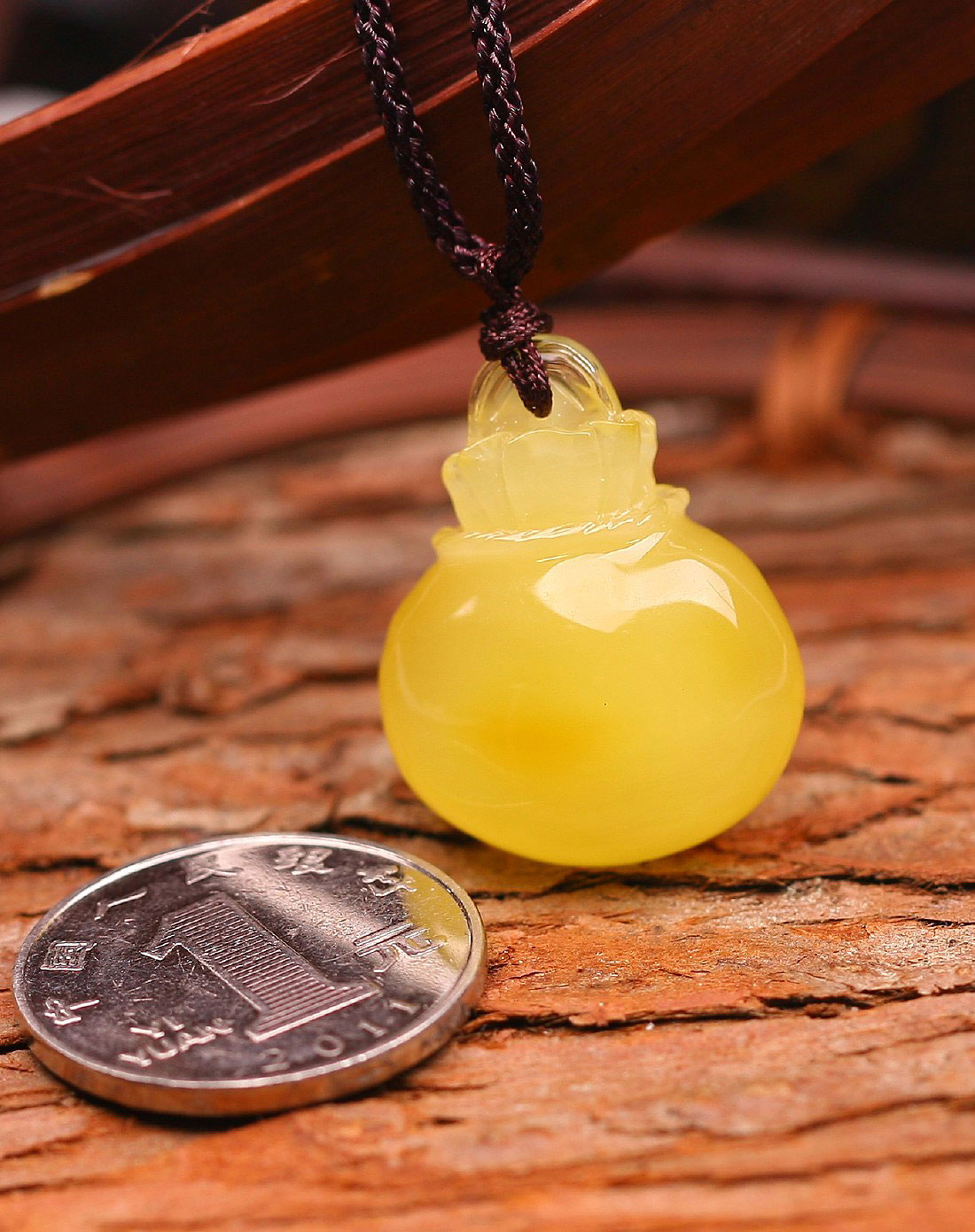 [ 昊天 ] 聚财钱袋蜜蜡项链