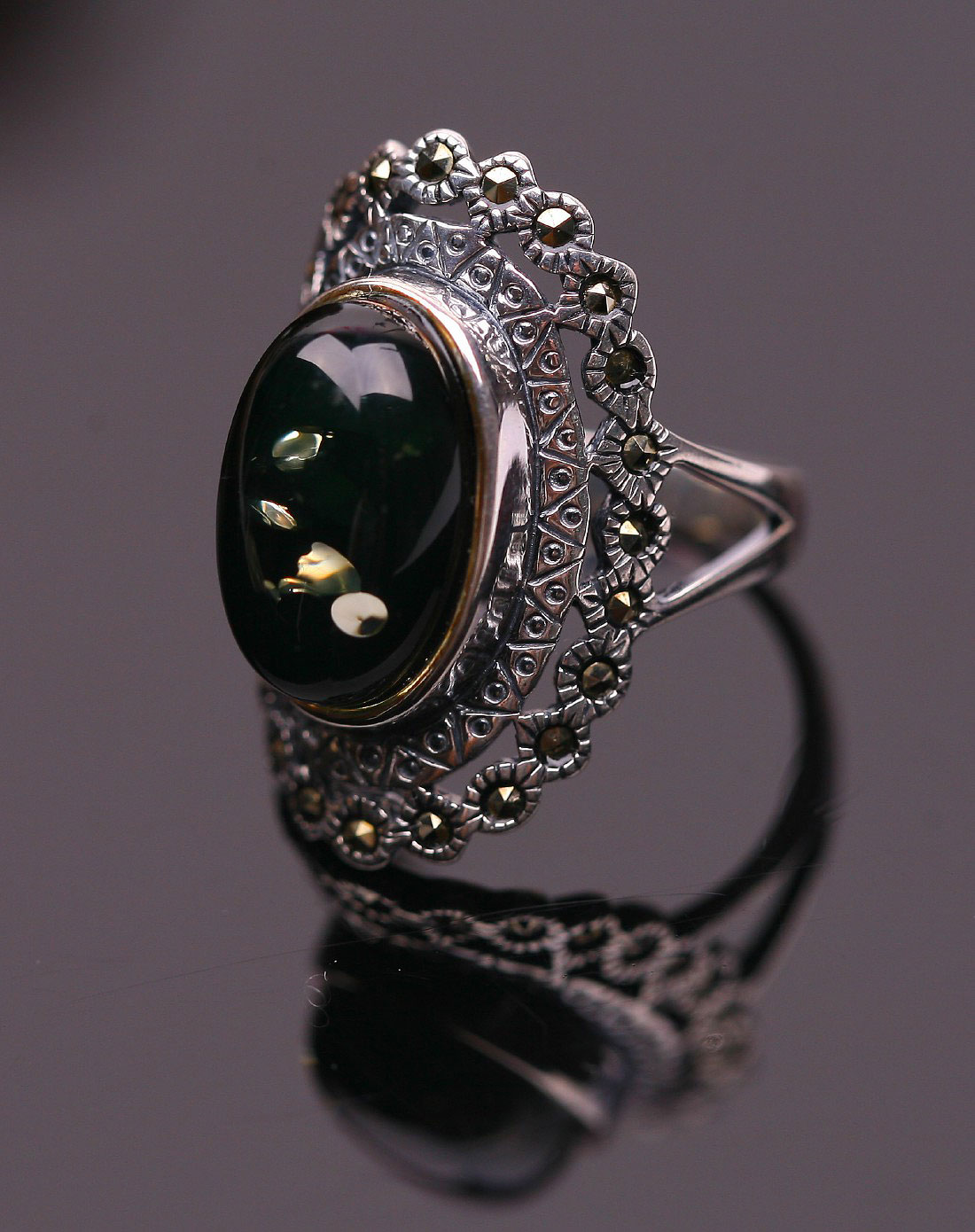 复古时尚绿珀戒指