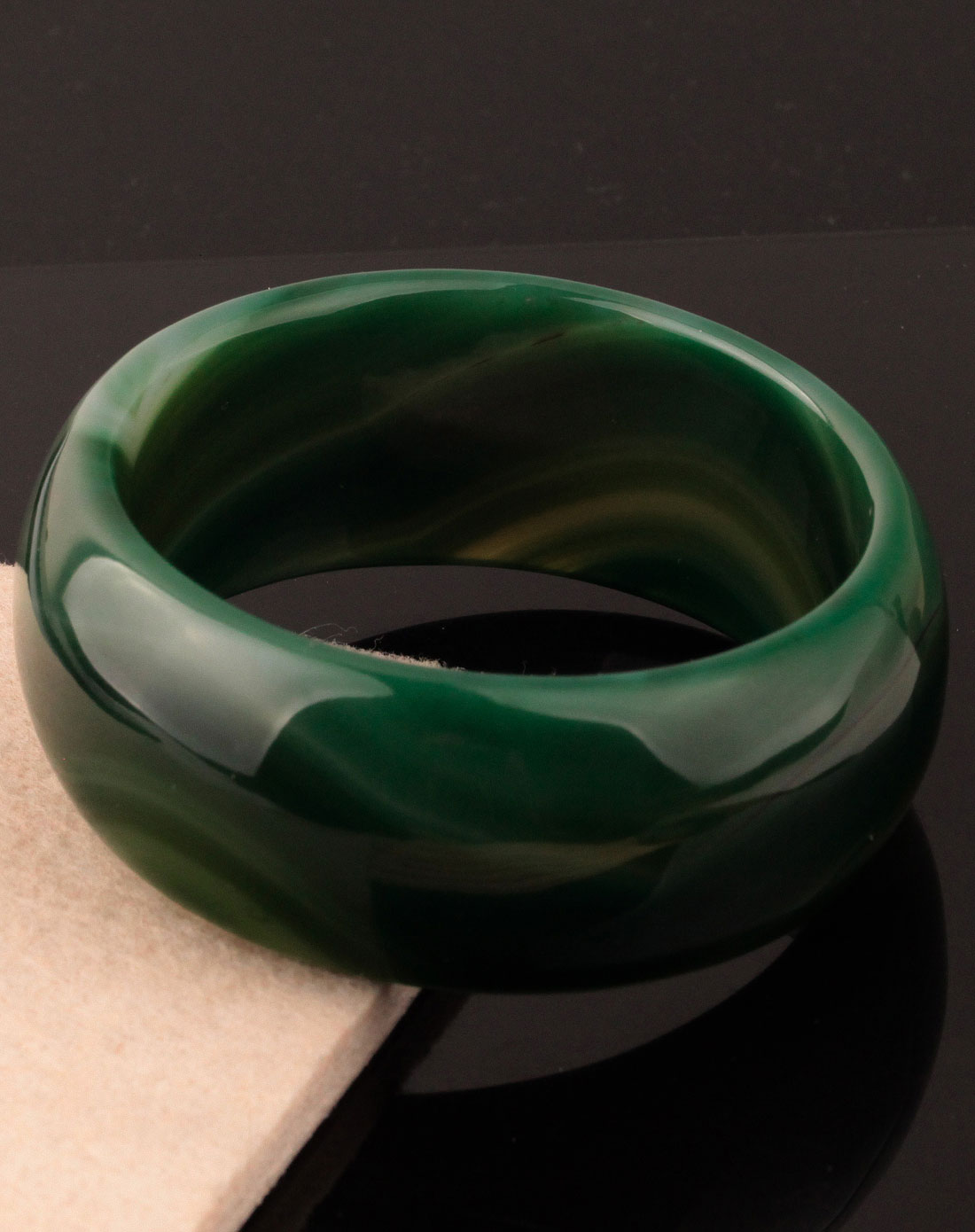 女款天然绿玛瑙5.9cm手镯